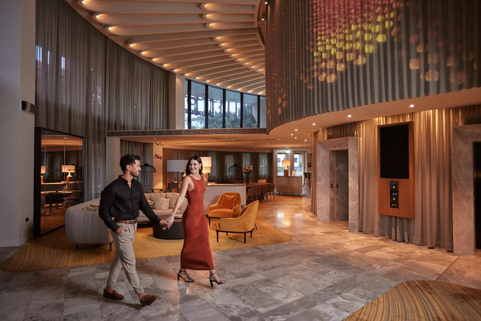 Crystalbrook Kingsley Hotel Newcastle Eksteriør billede The lobby of the hotel